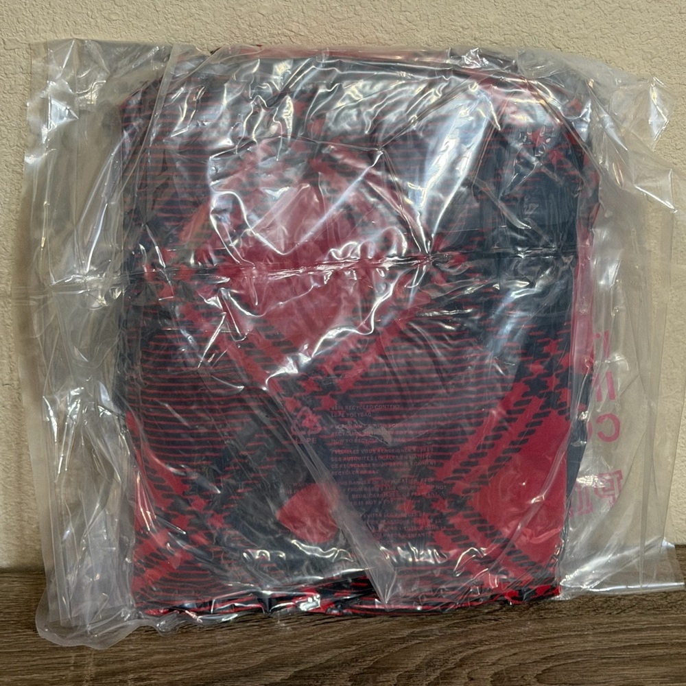PINK Victoria’s Secret Blanket - Picture 5 of 6